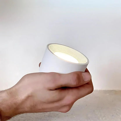 מנורת קיר נטענת ללא קידוח